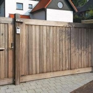 Luxe schuifpoort verticaal - Padoek - op rail