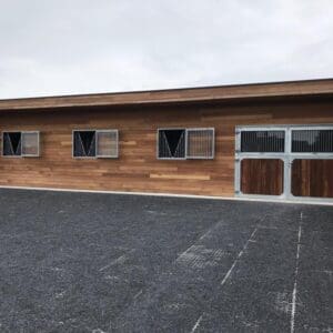 Paardenstal Modern hardhout | Maatwerk