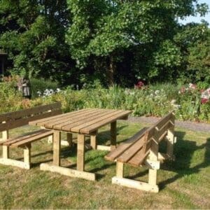 Tuintafel of tuinbank grenen