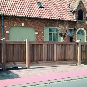 Deluxe schuifpoort Laag verticaal - Padoek - op rail